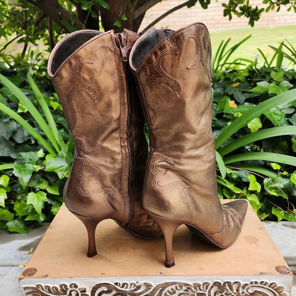 BCBGirls VNTG Western Inspired Bronze Leather Booties - Picture 7 of 14